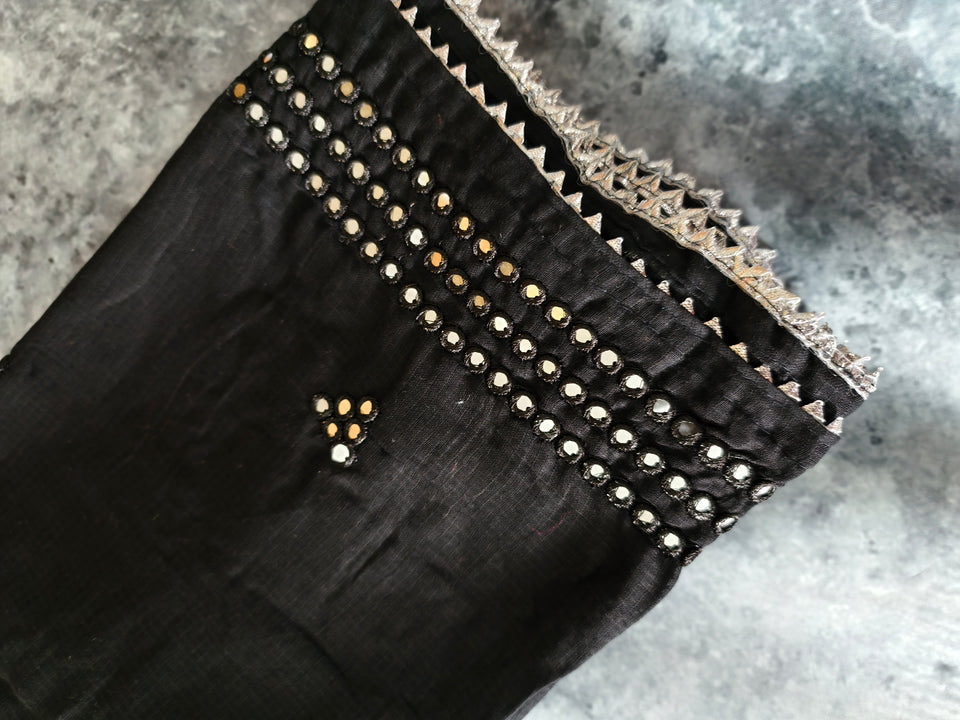 Black dupatta